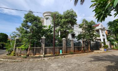 Dijual RUMAH HOOK  MEWAH DI VILLA PERMATA GADING