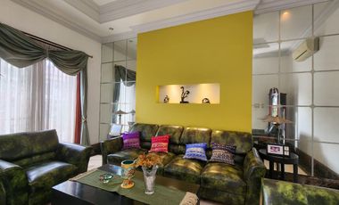 Dijual RUMAH HOOK  MEWAH DI VILLA PERMATA GADING