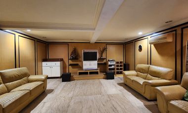 Dijual RUMAH HOOK  MEWAH DI VILLA PERMATA GADING