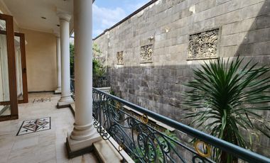 Dijual RUMAH HOOK  MEWAH DI VILLA PERMATA GADING