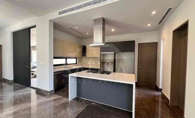 CASA EN RENTA EN PRIVADA EL ENCINO , NUEVA EQUIPADA !!