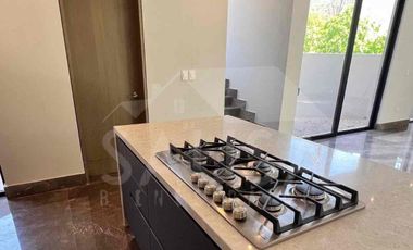 CASA EN RENTA EN PRIVADA EL ENCINO , NUEVA EQUIPADA !!