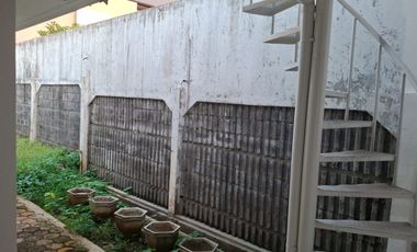 Disewakan Rumah Luas 2 Kavling Siap Huni dan Halaman Luas Area Purwokerto