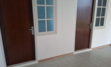 Disewakan Rumah Luas 2 Kavling Siap Huni dan Halaman Luas Area Purwokerto