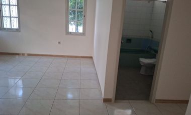 Disewakan Rumah Luas 2 Kavling Siap Huni dan Halaman Luas Area Purwokerto
