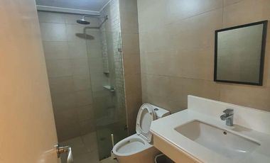 CONDO FOR SALE: 2 Bedroom 100sqm Semi-Furnished Unit in Paranaque - Oak Harbor Residences