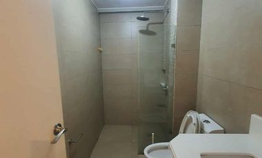 CONDO FOR SALE: 2 Bedroom 100sqm Semi-Furnished Unit in Paranaque - Oak Harbor Residences