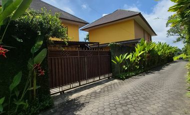 Annual Rental: Stylish Gianyar Villa 2BR + Private Pool & Office Space