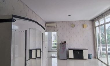 DiSewakan Rumah Fresh Renovasi Kondisi Furnished di GLC Cluster Amerika - (PW358)