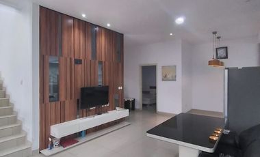 DiSewakan Rumah Fresh Renovasi Kondisi Furnished di GLC Cluster Amerika - (PW358)