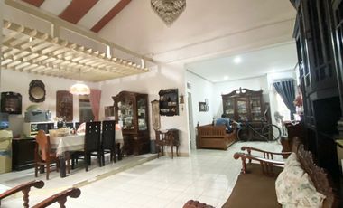 ISTIMEWA ! RUMAH MEWAH DENGAN LINGKUNGAN TENANG DAN NYAMAN DI TURANGGA
