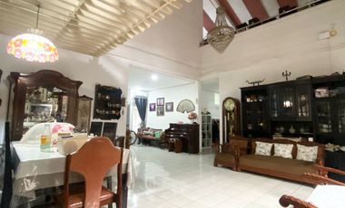ISTIMEWA ! RUMAH MEWAH DENGAN LINGKUNGAN TENANG DAN NYAMAN DI TURANGGA
