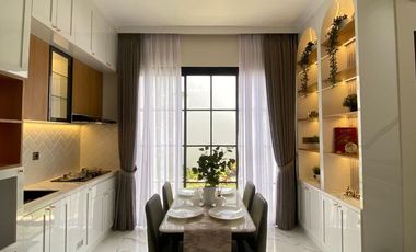 RUMAH CANTIK BERGAYA AMERICAN CLASSIC DENGAN PILIHAN TYPE 2 DAN 3 LANTAI, LOKASI SANGAT STRATEGIS DI CIRENDEU