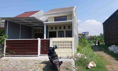 Jual Rumah Baru
Lokasi Wage Aloha, Jl Jeruk
Taman Sidoarjo

Luas 60m2 ( 6x10 )
Posisi Hook
LB Tipe 39
KT 2 KM 1
Hadap Timur
Air Sumur
Row jln 6m
Surat SHM

*Promo Bulan Ini*

*Harga 400 Juta NETT* Cash Only

*Harga 450 Juta NETT* KPR

NB :
- Posisi Hook
- KPR Free Semua Biaya Kecuali Biaya Asuransi dan Blokir Angsuran