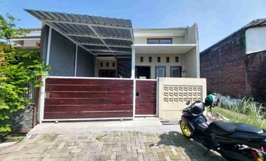 Jual Rumah Baru
Lokasi Wage Aloha, Jl Jeruk
Taman Sidoarjo

Luas 60m2 ( 6x10 )
Posisi Hook
LB Tipe 39
KT 2 KM 1
Hadap Timur
Air Sumur
Row jln 6m
Surat SHM

*Promo Bulan Ini*

*Harga 400 Juta NETT* Cash Only

*Harga 450 Juta NETT* KPR

NB :
- Posisi Hook
- KPR Free Semua Biaya Kecuali Biaya Asuransi dan Blokir Angsuran