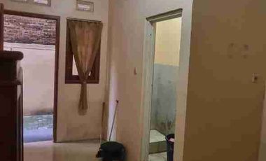 Jual Kost Aktif
Wage Aloha, Taman
Sidoarjo

Luas 139m2
Dimensi 7x20
LB 200m2 ( 2 Lantai )
Hadap Timur
Kmr tidur 12
Kmr mandi dalam
Listrik Induk ( Ada Pembagi )
Air Sumur
Row jln 3m
Surat SHM
Tarif Kost 550ribu/bln
Ada Dapur, Ada Jemuran
Ada Parkir Motor
Sudah di Renovasi

*Turun Harga 790 Juta*
Cash Only