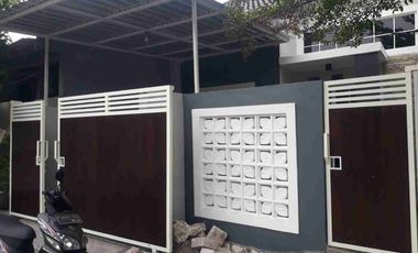 Jual Rumah Baru
*Perum Taman Surya Kencana* 
Grogol Tulangan Sidoarjo

Luas tanah : 90 m2
Dimensi : 6x15
Luas bangunan : 60 m2
Lantai : 1
Kmr tidur : 3
Kmr mandi : 1
Hadap : timur
PLN : 1300
Air : sumur
Row jln : 6m
Surat : SHM

Harga 450 Juta
Cash / KPR