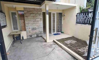 Jual Rumah Siap Huni
Wage Aloha, Jl Jeruk
Taman Sidoarjo 

Luas Tanah 75m2
Dimensi 5x15
Luas Bangunan 45
Kmr tidur 2
Kmr mandi 1
PLN 1300
Hadap timur 
Row jln 8m
Surat SHM. 

Harga 575 Juta
*Turun Harga 550 Juta*
Cash / KPR

Lingkungan Perumahan
Lokasi strategis (Wage, Jatiagung) :
> Dekat bandara juanda (15 Menit)
> Dekat Terminal Bungurasih (10 Menit)
> Row Jalan perumahan besar (8m)
> lingkungan perumahan, jalan paving