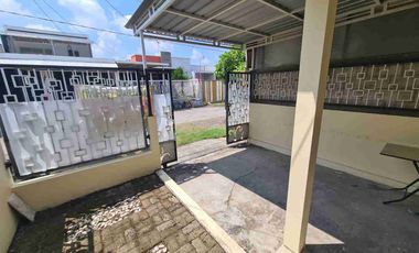 Jual Rumah Siap Huni
Wage Aloha, Jl Jeruk
Taman Sidoarjo 

Luas Tanah 75m2
Dimensi 5x15
Luas Bangunan 45
Kmr tidur 2
Kmr mandi 1
PLN 1300
Hadap timur 
Row jln 8m
Surat SHM. 

Harga 575 Juta
*Turun Harga 550 Juta*
Cash / KPR

Lingkungan Perumahan
Lokasi strategis (Wage, Jatiagung) :
> Dekat bandara juanda (15 Menit)
> Dekat Terminal Bungurasih (10 Menit)
> Row Jalan perumahan besar (8m)
> lingkungan perumahan, jalan paving