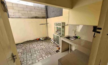 Jual Rumah Siap Huni
Wage Aloha, Jl Jeruk
Taman Sidoarjo 

Luas Tanah 75m2
Dimensi 5x15
Luas Bangunan 45
Kmr tidur 2
Kmr mandi 1
PLN 1300
Hadap timur 
Row jln 8m
Surat SHM. 

Harga 575 Juta
*Turun Harga 550 Juta*
Cash / KPR

Lingkungan Perumahan
Lokasi strategis (Wage, Jatiagung) :
> Dekat bandara juanda (15 Menit)
> Dekat Terminal Bungurasih (10 Menit)
> Row Jalan perumahan besar (8m)
> lingkungan perumahan, jalan paving