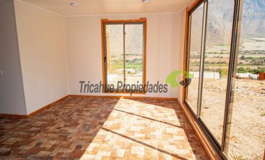 Sitio urbano de 737 m2 con linda casa. Electricidad y agua potable instaladas. Valle del Elqui. $68 millones