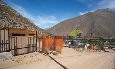 Sitio urbano de 737 m2 con linda casa. Electricidad y agua potable instaladas. Valle del Elqui. $68 millones