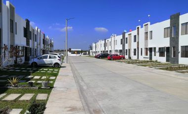 Casa amueblada en clúster con alberca en Fracc. Residencial del Bosque. Cerca de Tamsa