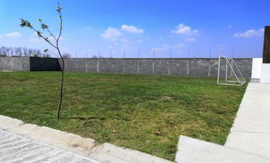 Casa amueblada en clúster con alberca en Fracc. Residencial del Bosque. Cerca de Tamsa