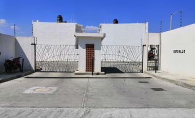 Casa amueblada en clúster con alberca en Fracc. Residencial del Bosque. Cerca de Tamsa