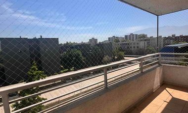 Se vende departamento amplio en Gran Avenida 80 millones