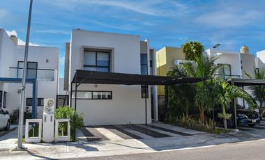 Casa en venta en Privada Floresta con 3 habitaciones y 3 baños