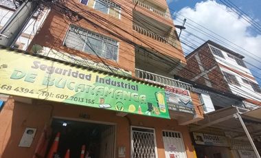 ARRIENDO APARTAMENTO   BARRIO RICAUTE  4 PISO