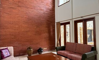 Disewakan / Dijual Rumah Cantik dengan Kolam Renang di Cipete – Lokasi Premium Dekat MRT & Sekolah Internasional