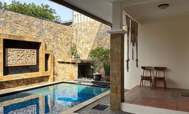 Disewakan / Dijual Rumah Cantik dengan Kolam Renang di Cipete – Lokasi Premium Dekat MRT & Sekolah Internasional