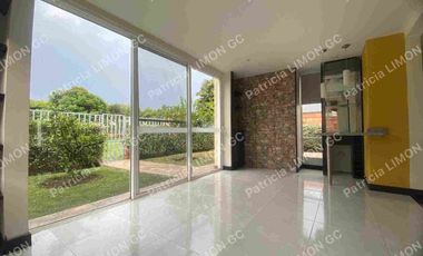 Se vende casa de un piso. en el castillo