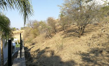 LAS CAÑADAS TERRENO EN VENTA FRENTE AL COLEGIO ALEMÁN CON GRAN SUPERFICIE