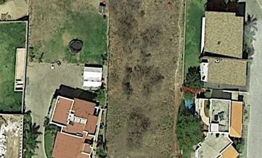 LAS CAÑADAS TERRENO EN VENTA FRENTE AL COLEGIO ALEMÁN CON GRAN SUPERFICIE