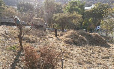 LAS CAÑADAS TERRENO EN VENTA FRENTE AL COLEGIO ALEMÁN CON GRAN SUPERFICIE