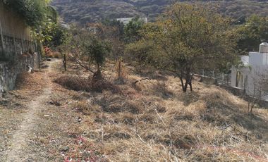 LAS CAÑADAS TERRENO EN VENTA FRENTE AL COLEGIO ALEMÁN CON GRAN SUPERFICIE