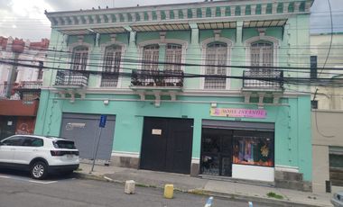 VENDO CASA GRANDE COLONIAL, EN LA SALINAS, BUEN PRECIO.