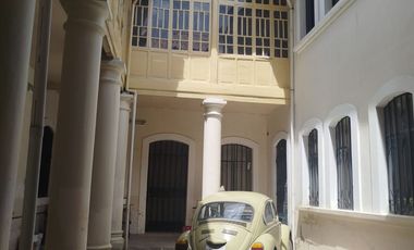 VENDO CASA GRANDE COLONIAL, EN LA SALINAS, BUEN PRECIO.