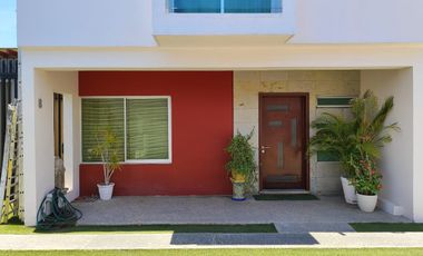 CASA EN RENTA DENTRO DE COTO EN CIUDAD GRANJA CERCA DE LA UP, DEL PARQUE METROPOLITANO, PERIFERICO PONIENTE, CIUDAD JUDICIAL Y UVM