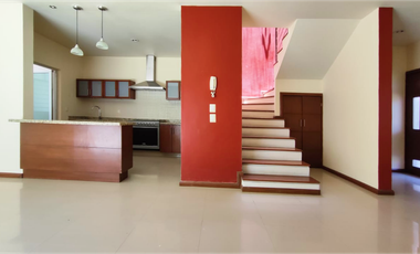 CASA EN RENTA DENTRO DE COTO EN CIUDAD GRANJA CERCA DE LA UP, DEL PARQUE METROPOLITANO, PERIFERICO PONIENTE, CIUDAD JUDICIAL Y UVM