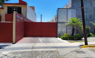 CASA EN RENTA DENTRO DE COTO EN CIUDAD GRANJA CERCA DE LA UP, DEL PARQUE METROPOLITANO, PERIFERICO PONIENTE, CIUDAD JUDICIAL Y UVM