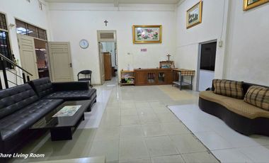 Townhouse 2 storeys full furnished 6 Bedrooms 4 Bathrooms