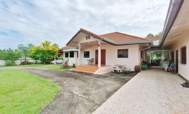 Exceptional 2-House Family Retreat on 1+ Rai Land For Sale, Mak Khaeng, Udon Thani, Thailand