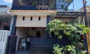 Jual Rumah 2 Lantai

Perum Griyo Wage Asri 
Wage Taman Sidoarjo

Luas 78m2 ( 6x13 )
LB 156m2 ( 2 Lantai )
KT 2+1
KM 1+1
Hadap Selatan
PLN 1300
Air PDAM + Sumur
Row jln 6m
Surat SHM IMB

*Turun Harga 800 Juta*
Cash / KPR