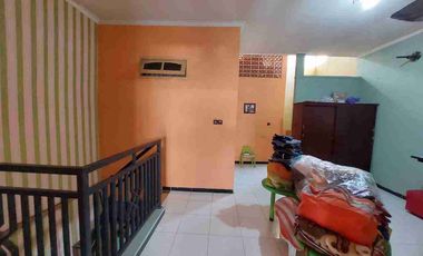 Jual Rumah 2 Lantai

Perum Griyo Wage Asri 
Wage Taman Sidoarjo

Luas 78m2 ( 6x13 )
LB 156m2 ( 2 Lantai )
KT 2+1
KM 1+1
Hadap Selatan
PLN 1300
Air PDAM + Sumur
Row jln 6m
Surat SHM IMB

*Turun Harga 800 Juta*
Cash / KPR