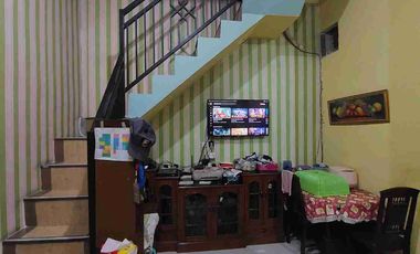 Jual Rumah 2 Lantai

Perum Griyo Wage Asri 
Wage Taman Sidoarjo

Luas 78m2 ( 6x13 )
LB 156m2 ( 2 Lantai )
KT 2+1
KM 1+1
Hadap Selatan
PLN 1300
Air PDAM + Sumur
Row jln 6m
Surat SHM IMB

*Turun Harga 800 Juta*
Cash / KPR