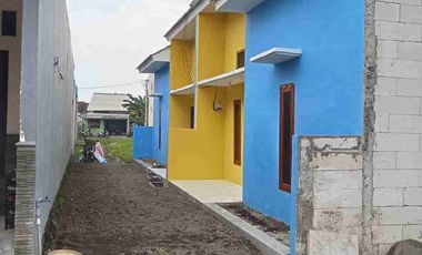 Jual Rumah Murah

*LOKASI SARIROGO SIDOARJO KOTA* 
Dekat Sukodono

✨ *PROMO CASH 1XBAYAR*  
      *UNIT RUMAH 1 LANTAI* 
 
*Unit Ready stock siap huni..!!- *

LT 36m2 ( 6x6 )
Full Bangunan
KT 2 KM 1
Hadap timur
Surat Petok D
Indent 3bln
*Harga 195 Juta*


LT 42m2 ( 7x6 )
Full Bangunan
KT 2 KM 1
Hadap Timur
Surat Petok D
Ready Unit
*Harga 215 Juta*  

Lokasi strategis 
# Dekat pondok pesantren Dadi
# Dekat school insan cendekia
# Dekat ke pintu keluar dan masuk toll Sidoarjo 
# Dekat Mall Lippo plaza
# Dekat Polresta Sidoarjo.

# cara bayar Bisa cash termin maksimal 12x.*
~ Harga Belum termasuk biaya²
~Utj 5 jta mengurangi harga
~Stu dari ttd notaris
~Pelunasan H+7 setelah utj (jika lebih by pengajuan)
  
 # Listrik 1300 kwh
 # Air Sumur Bor
# free desain
# free AC*